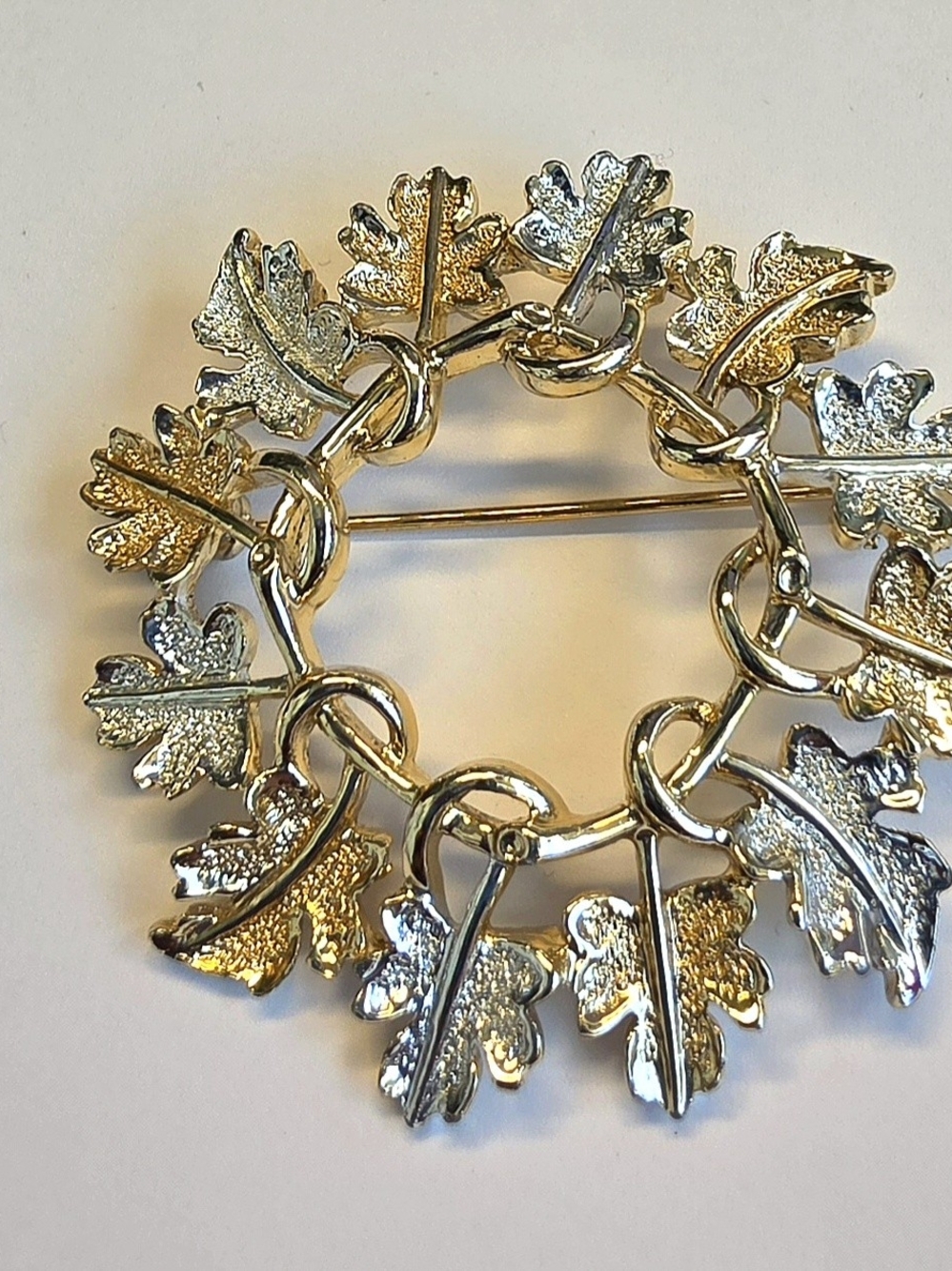 Sarah Coventry Leaf Wreath Brooch Gold & Silver